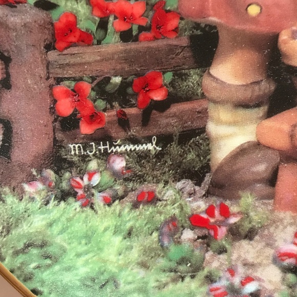 M.J. HUMMEL Plate Decor Squeaky Clean Danbury Mint 8” Round - Picture 8 of 8